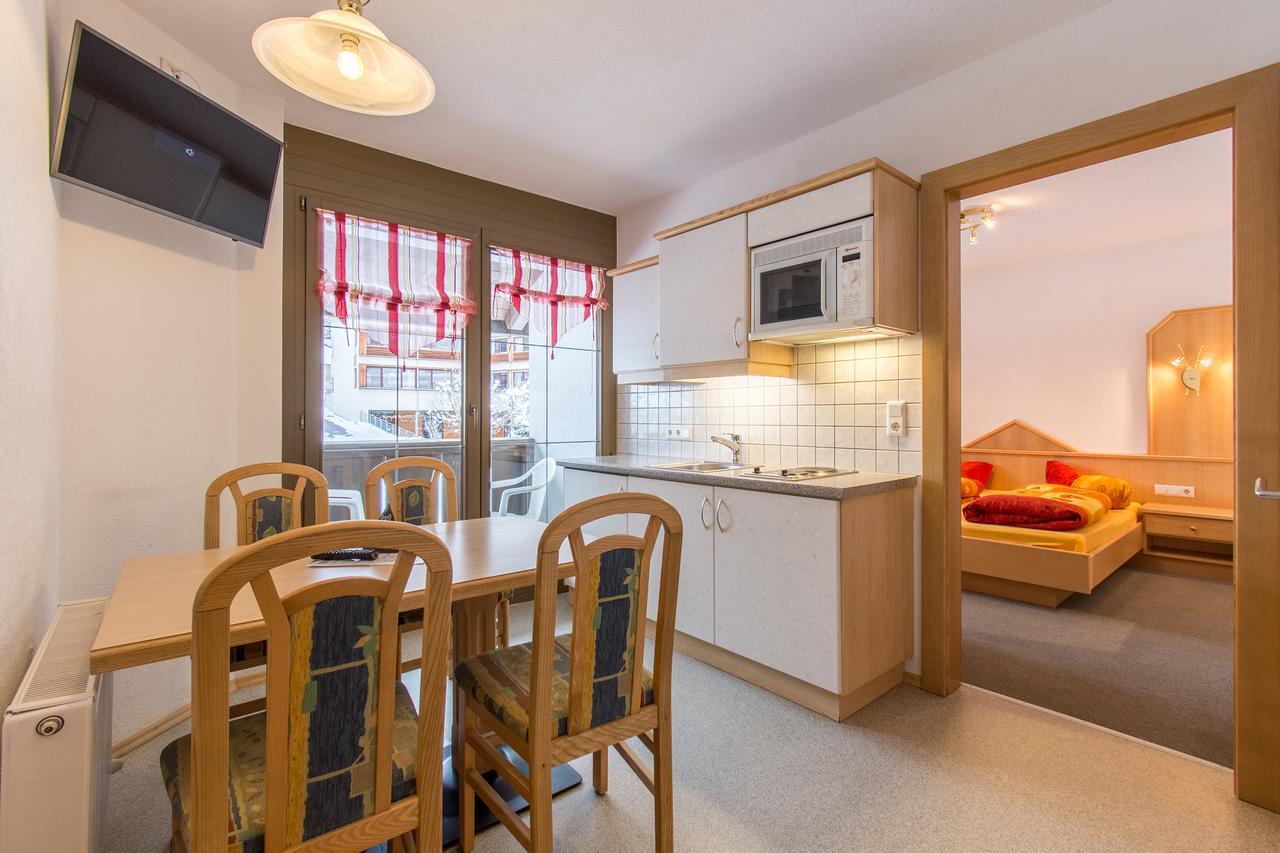 Hotel Haus Dorfschmied Flirsch Zewnętrze zdjęcie